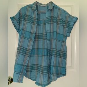 Boutique Women’s Plaid Short Sleeve Button Up - Blue - Size Medium